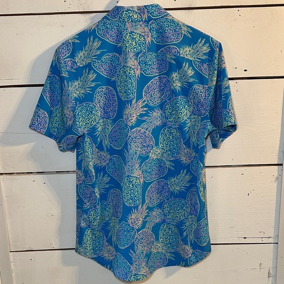 Chubbies Mens Blue Pineapple Hawaiian Performance Polo Shirt Medium - Picture 7 of 9